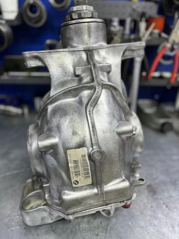 задний редуктор BMW F01 F02 восстановленный  (ЦЕНА ДЕЙСТВИТЕЛЬНА В ОБМЕН НА ВАШ НЕИСПРАВНЫЙ РЕМОНТОПРИГОДНЫЙ АГРЕГАТ ГАРАНИЯ 12 МЕСЯЦЕВ)