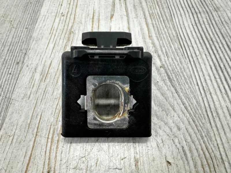 Кронштейн крепления фары Audi Q7 S-line 2019 4M