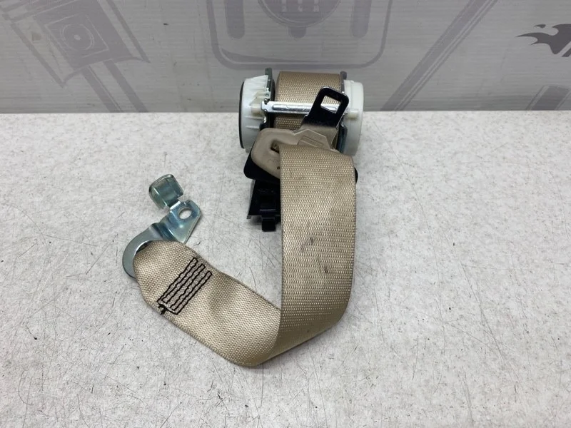 Ремень безопасности задний центральный Mercedes-benz 2008 W221