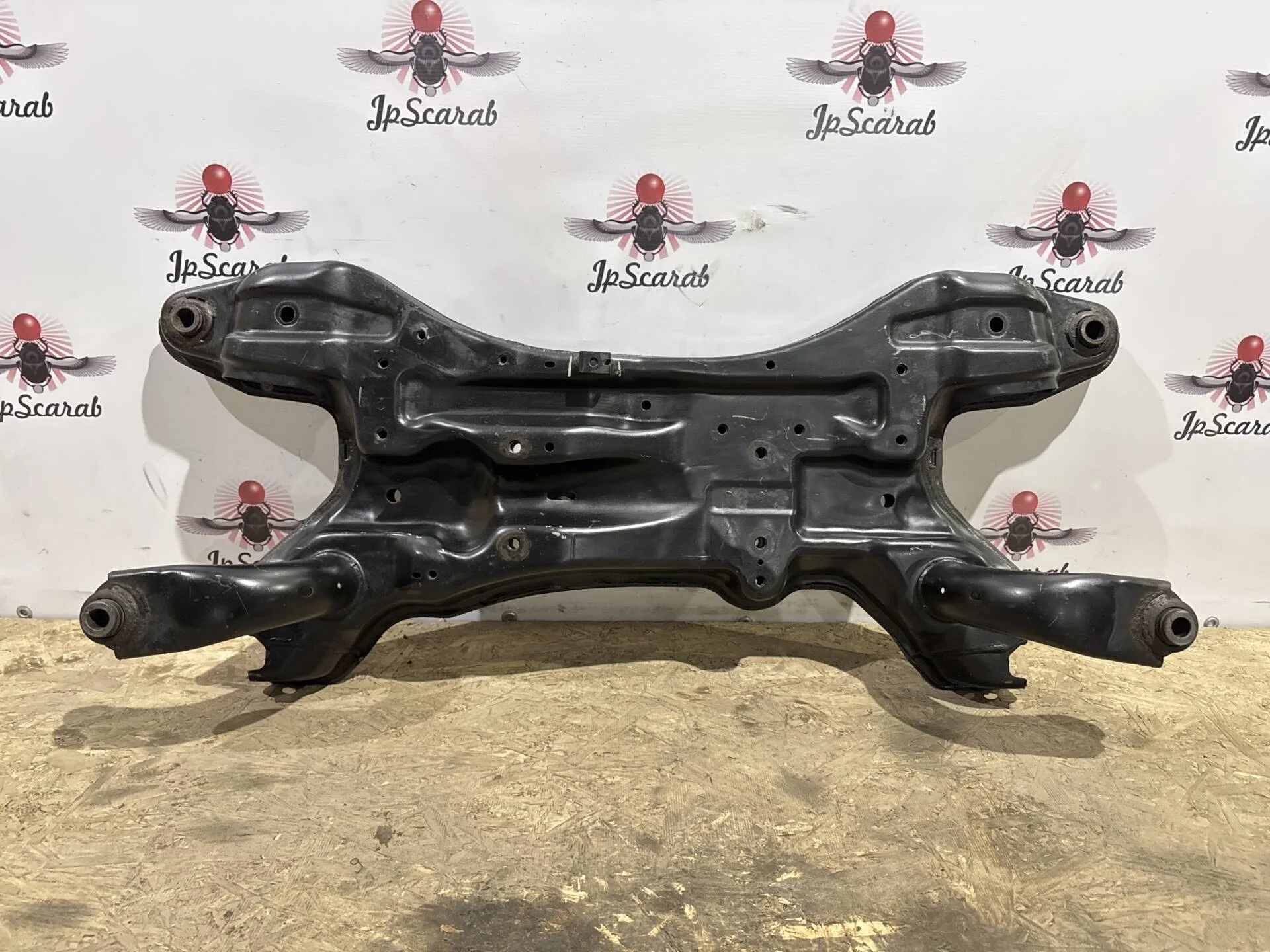 Подрамник двигателя Mitsubishi Grandis NA4W 4G69