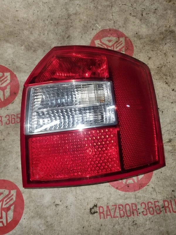 Фонарь Audi A4 2003 8E5