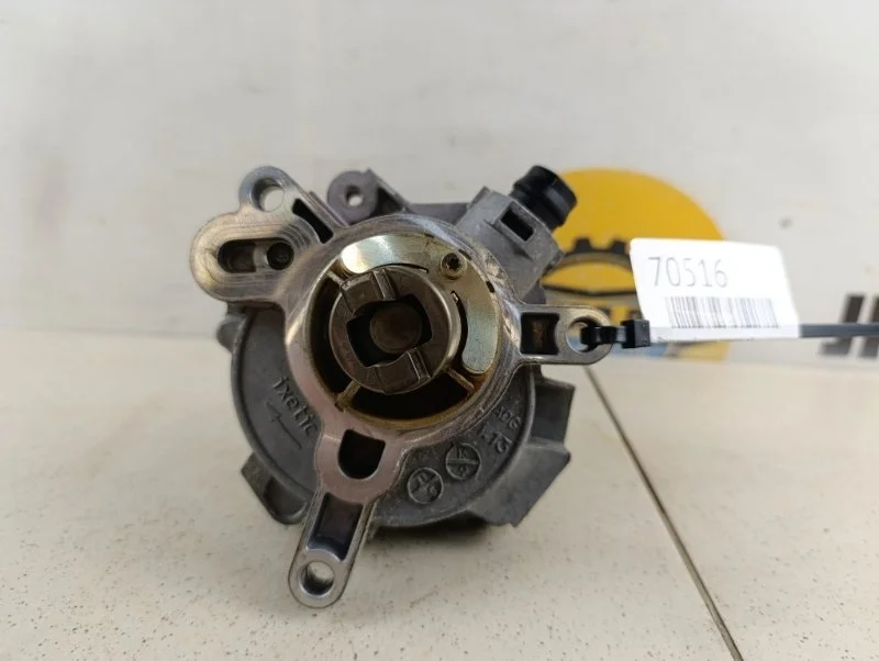 Вакуумный насос тормозной Volvo V40 2013 MV