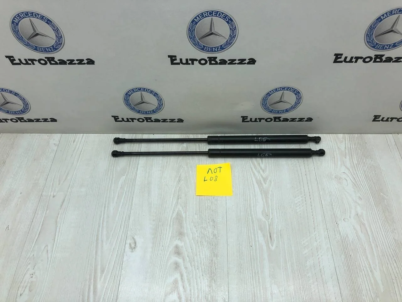 Амортизатор капота Mercedes W210