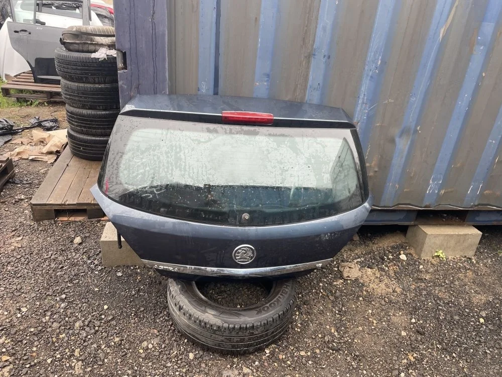 крышка багажника opel astra h 5d