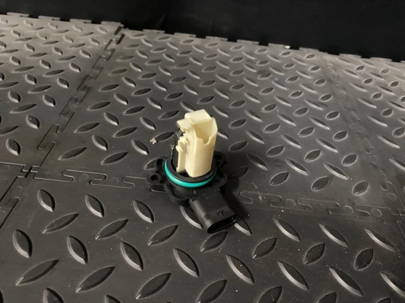 Датчик массового расхода воздуха BMW X6 13627593624 E71