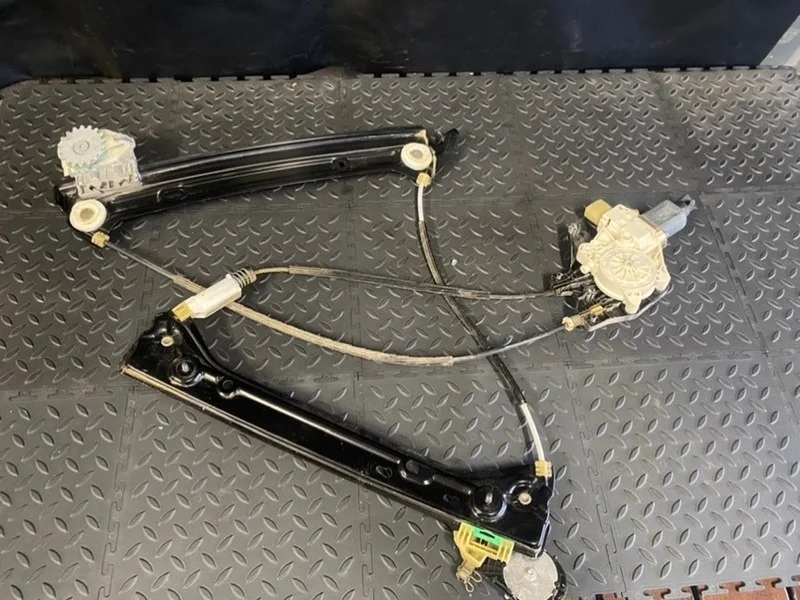 Стеклоподъемник Bmw 51337292119 F22