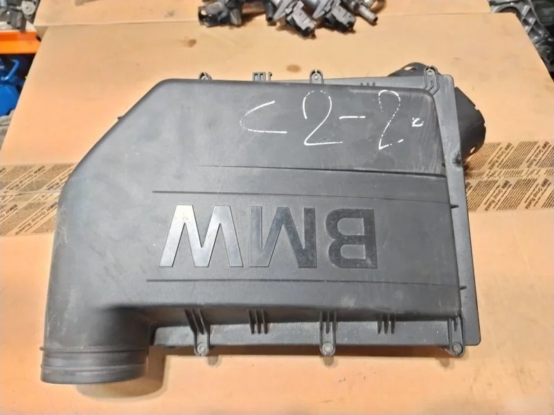 Корпус воздушного фильтра BMW 13717583725 F01 N55