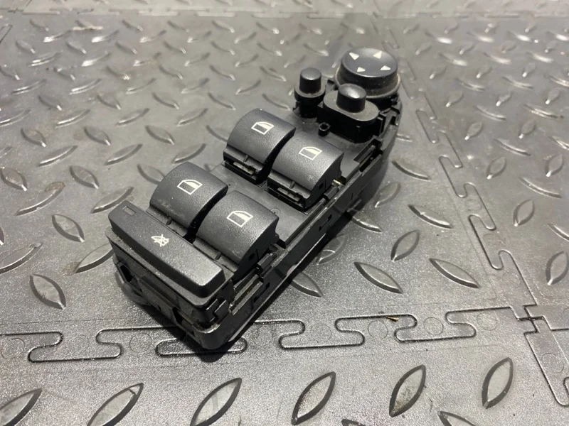Блок кнопок стеклоподъемников BMW 61319218044 E70