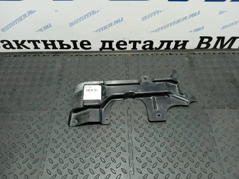 Кожух рулевого механизма BMW X6 51757160238 E71, правый