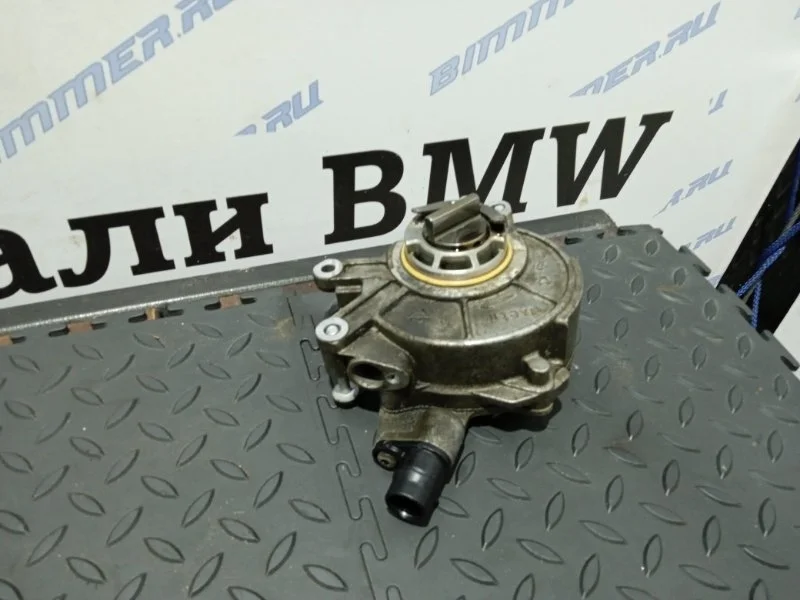 Вакуумный насос BMW 11668605976 N63
