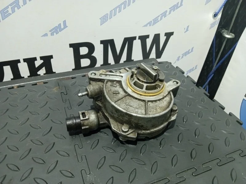 Вакуумный насос BMW 11668605976 N63