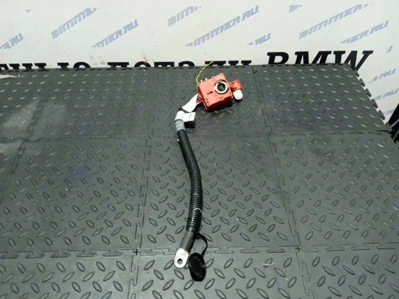 Плюсовой провод аккумуляторной батареи BMW Х5 61129217004 Е70