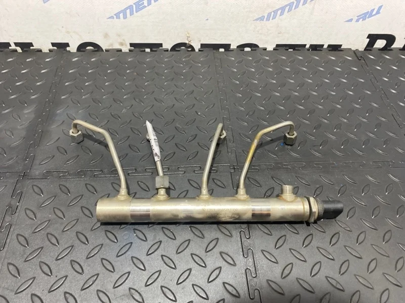 Топливная рампа BMW 13537585411 N20B20B