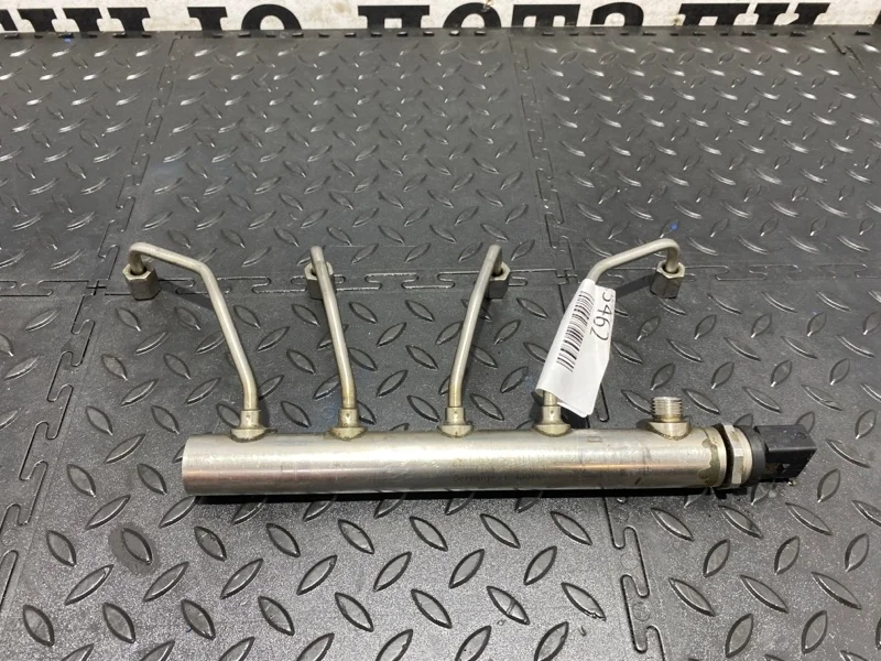 Топливная рампа BMW 13537585411 N20B20