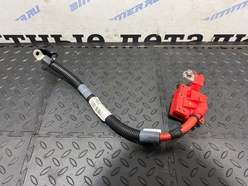 Плюсовой провод аккумуляторной батареи BMW 61129217004 E71