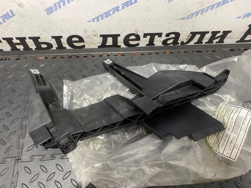 Кронштейн фары BMW 63126939200 Е83