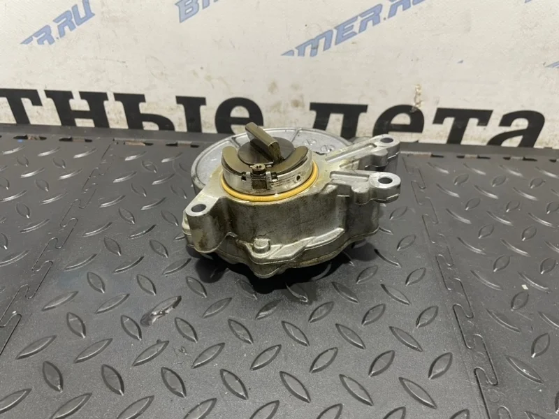 Вакуумный насос BMW 11668605976 N63