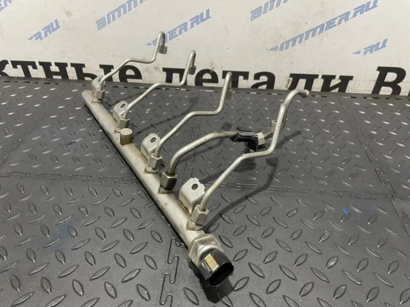 Топливная рейка Bmw 13537547599 N63