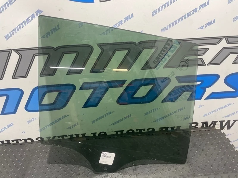 Стекло двери BMW X5 E70