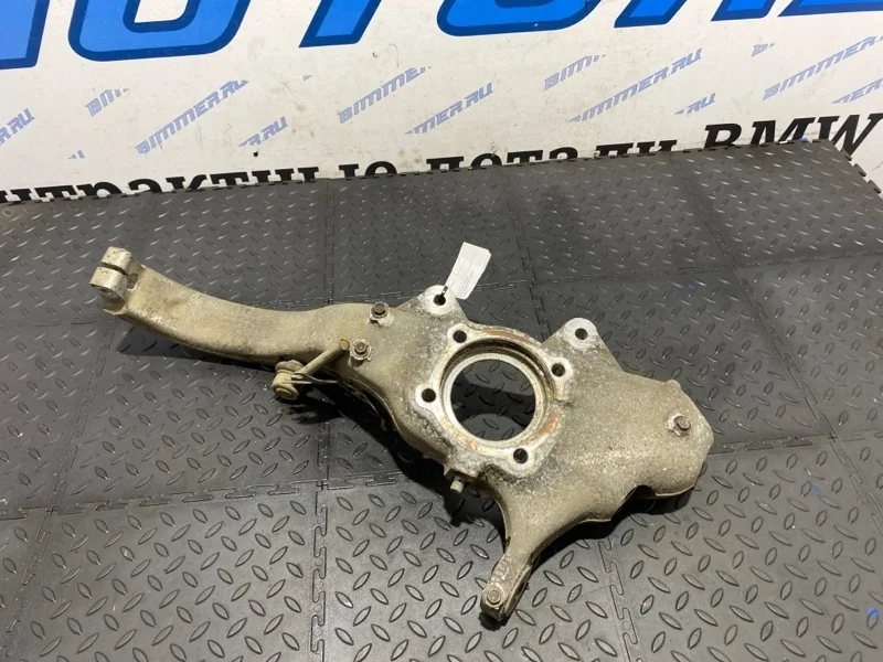 Кулак поворотный Bmw 31216869869 E70, передний левый