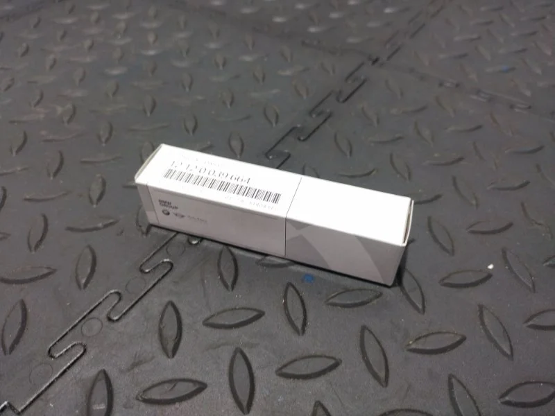 Свеча зажигания BMW 3 12120039664 F30 N20