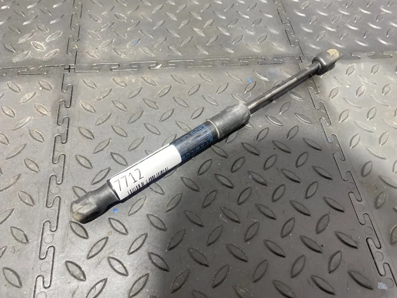 Упор капота BMW F34