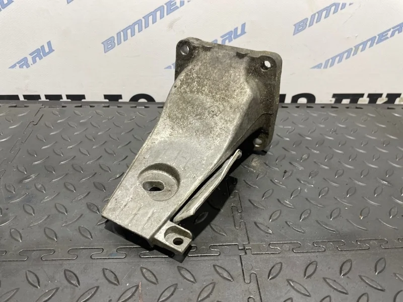 Кронштейн опоры двигателя BMW М5 22112282627 E60 S85, левый