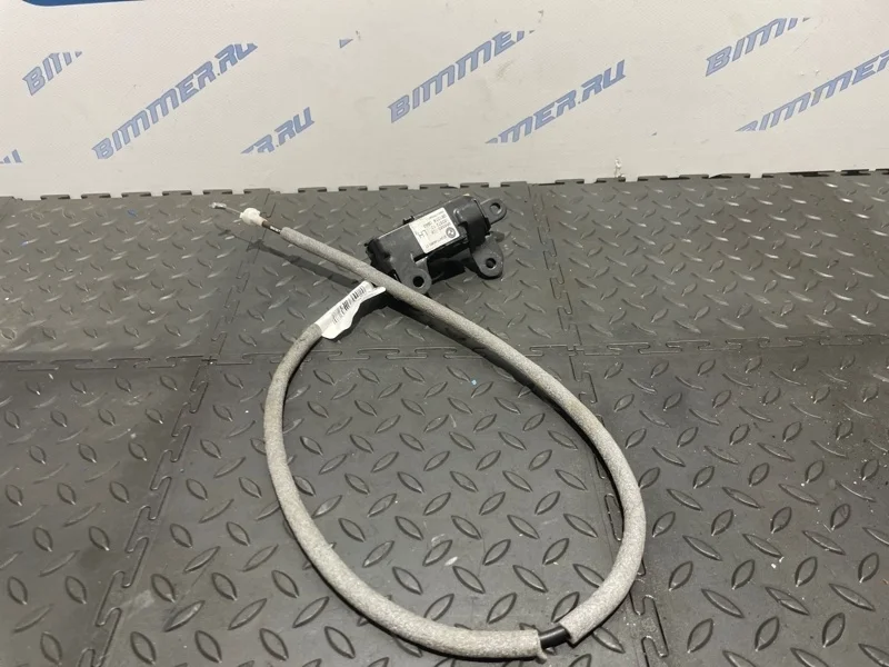 Замок двери багажника BMW X5 E70