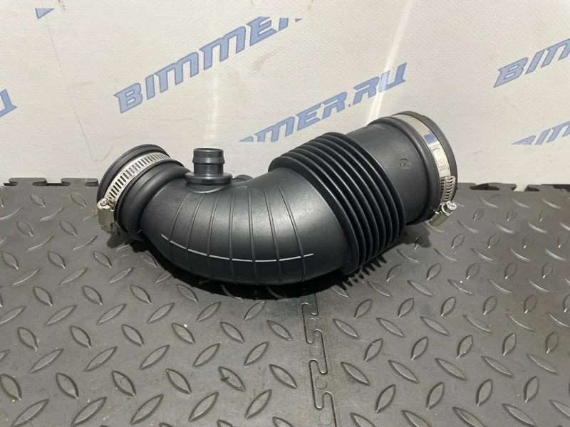 Патрубок наддувочного воздуха BMW 3 13717597586 F30 N13