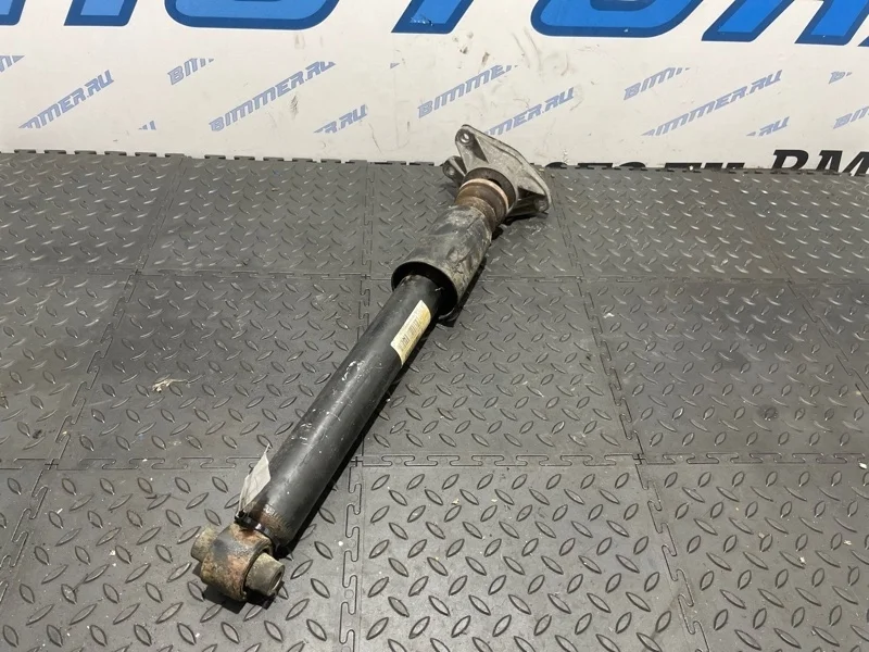 Амортизатор BMW 328iX 33526874377 F30 N20B20A, задний