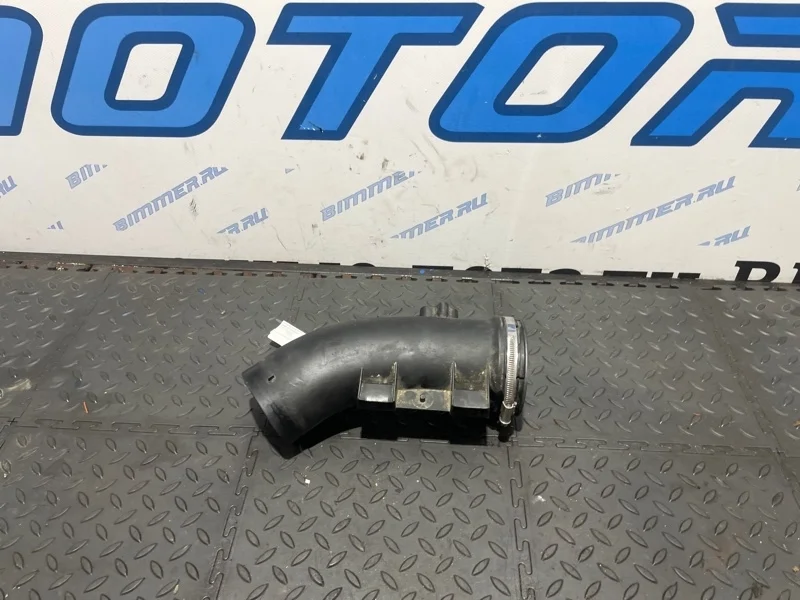 Патрубок наддувочного воздуха BMW 13717583714 F25 N55B30A