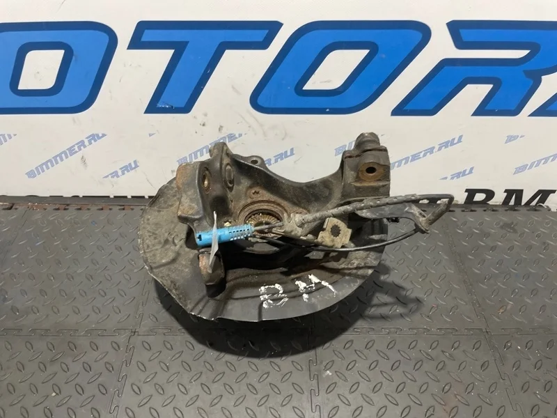 Кулак поворотный BMW Е84