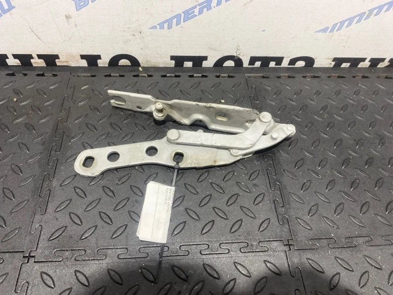 Петля капота BMW 330Ci E46