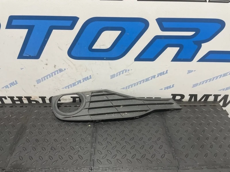 Решетка в бампер Bmw 320Ix 51117255366 F30 N20B20B, передняя правая