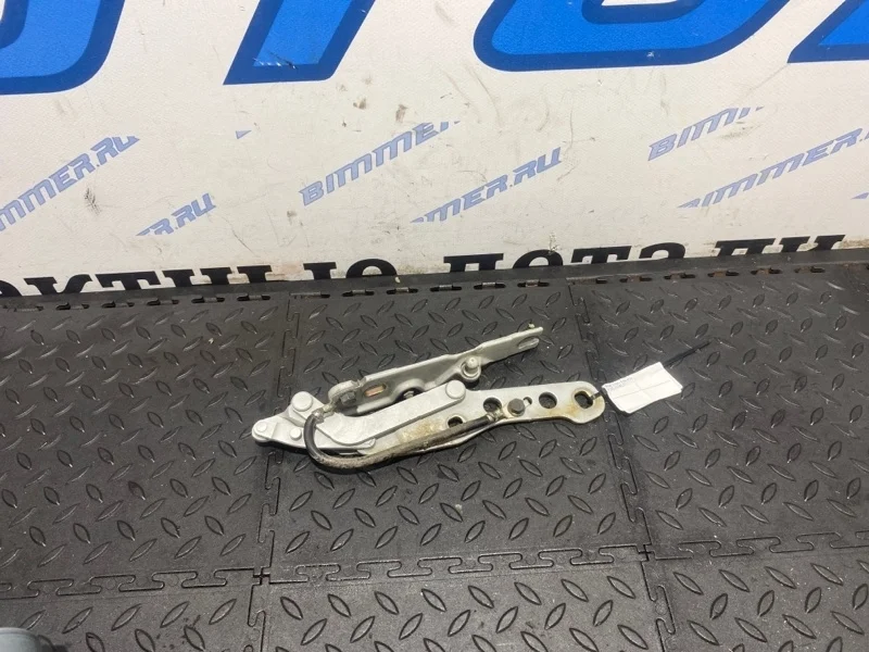 Петля капота BMW 330Ci Е46