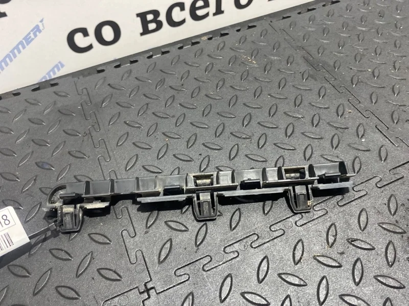 Кронштейн порога BMW 550iX 51777184776 F10 N63B44A, правый