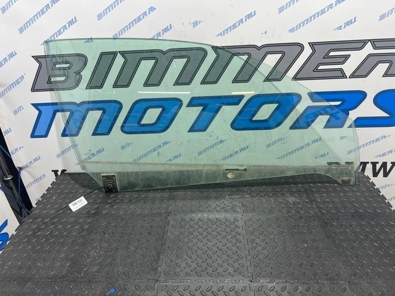 Стекло двери BMW 330Ci 51327049328 E46 M54, переднее правое