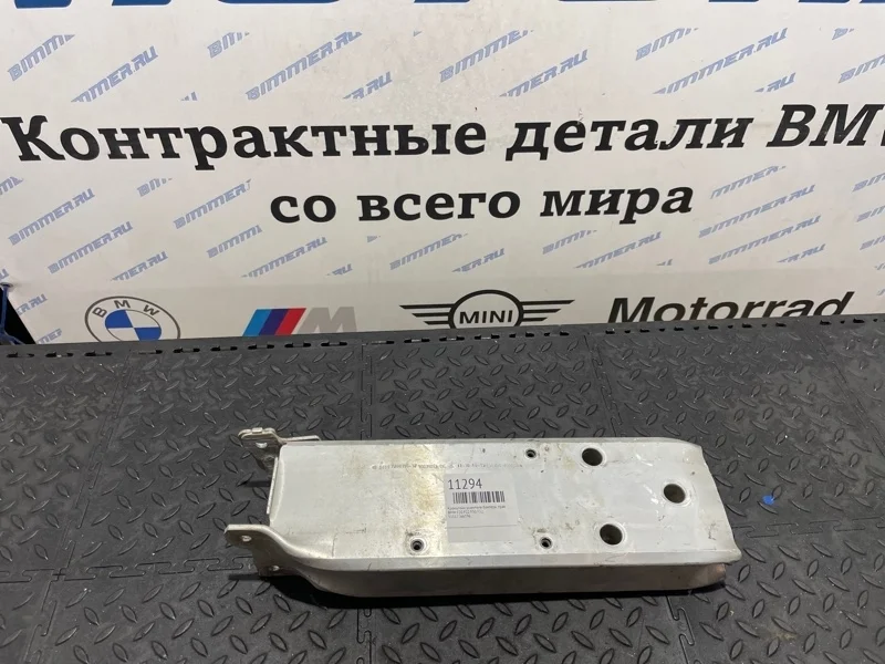 Кронштейн усилителя бампера BMW 328iX 51117266196 F30 N20B20A, правый