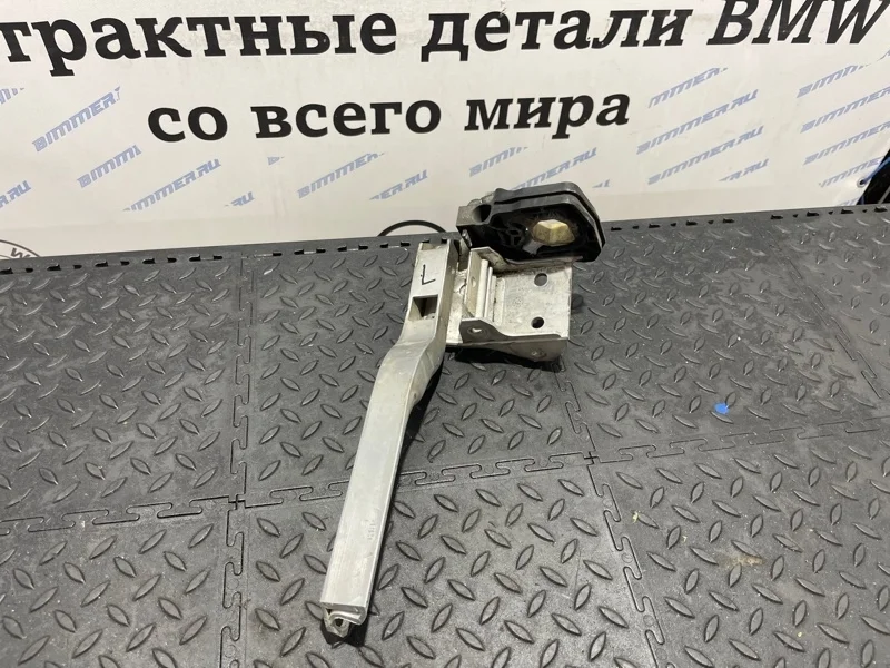 Кронштейн радиатора BMW 550iX 51117186513 F10 N63B44A, левый