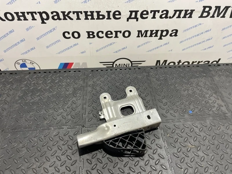 Кронштейн усилителя бампера BMW 51117266193 F20 F22 F30, левый