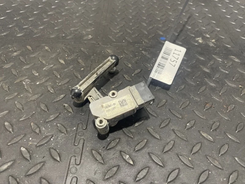 Датчик дорожного просвета BMW 37146870200 F15