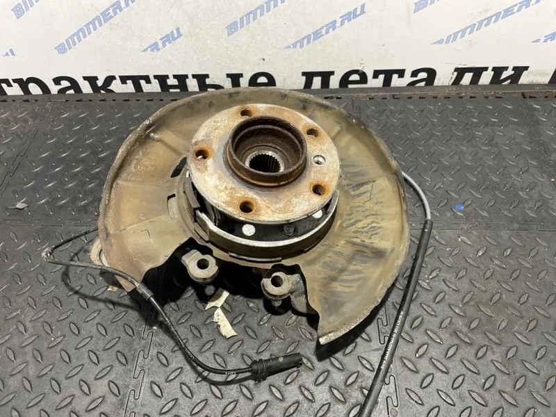 Кулак поворотный BMW 33326792522 F30, задний правый