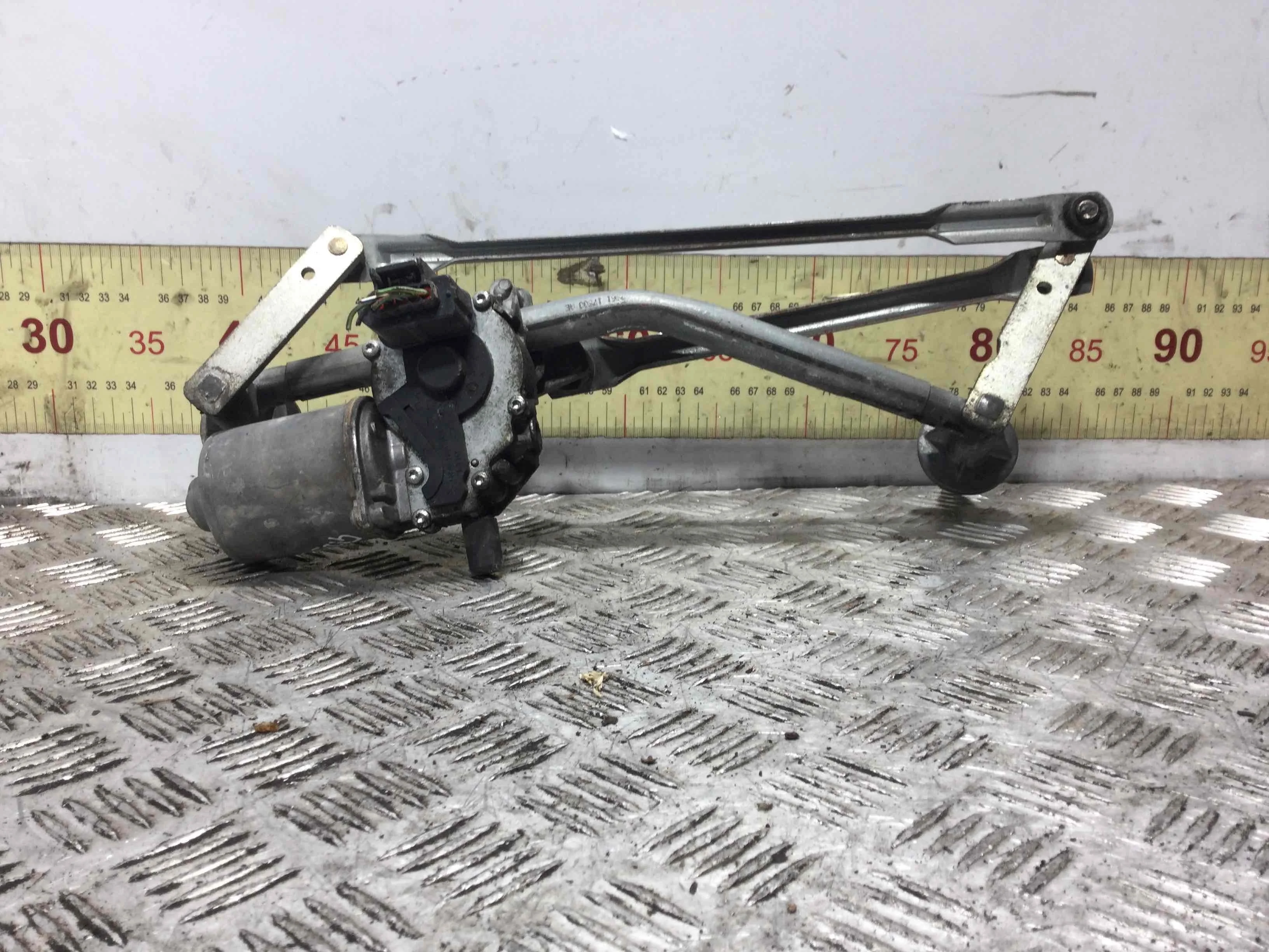 Механизм стеклоочистителя (трапеция дворников) Ford Fiesta 5 поколение (2001-2007) бензин 1.4 i Механика Х/б