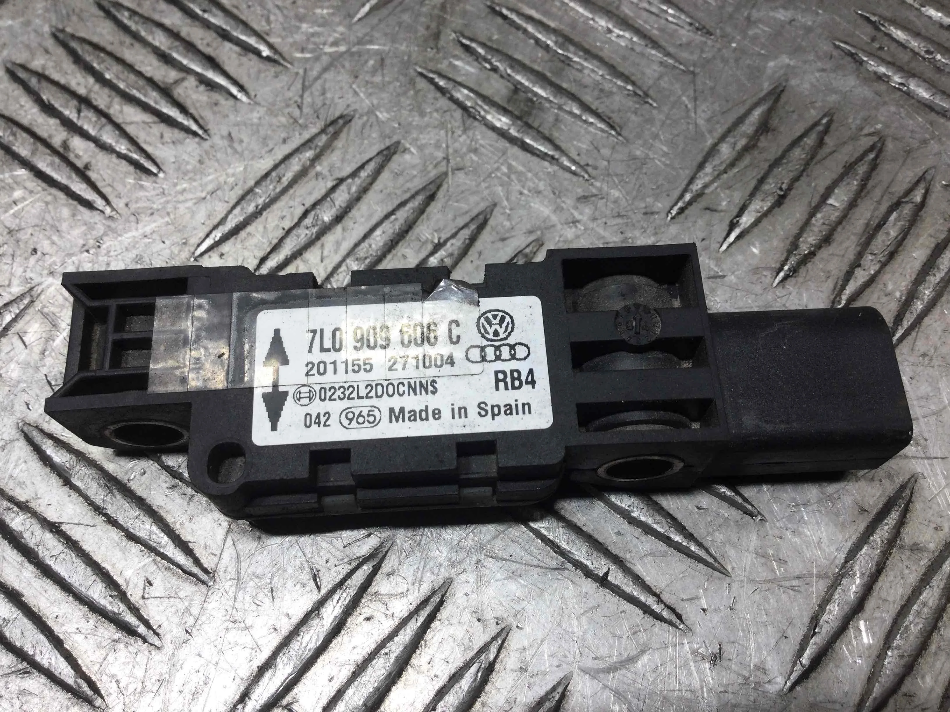 Датчик удара Volkswagen Touareg 1 поколение 2002-2007 дизель 2.5 TDI Автомат Внедорожник