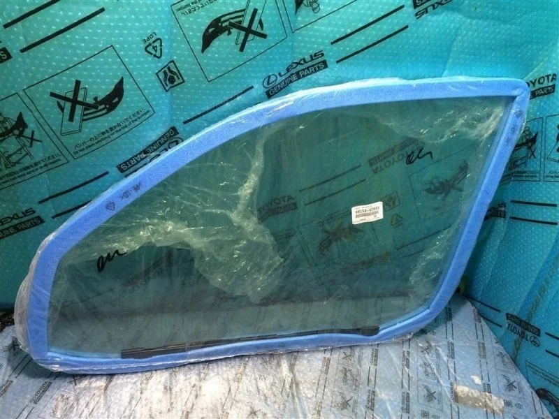 Стекло двери TOYOTA Land Cruiser 200 6810260631, переднее левое