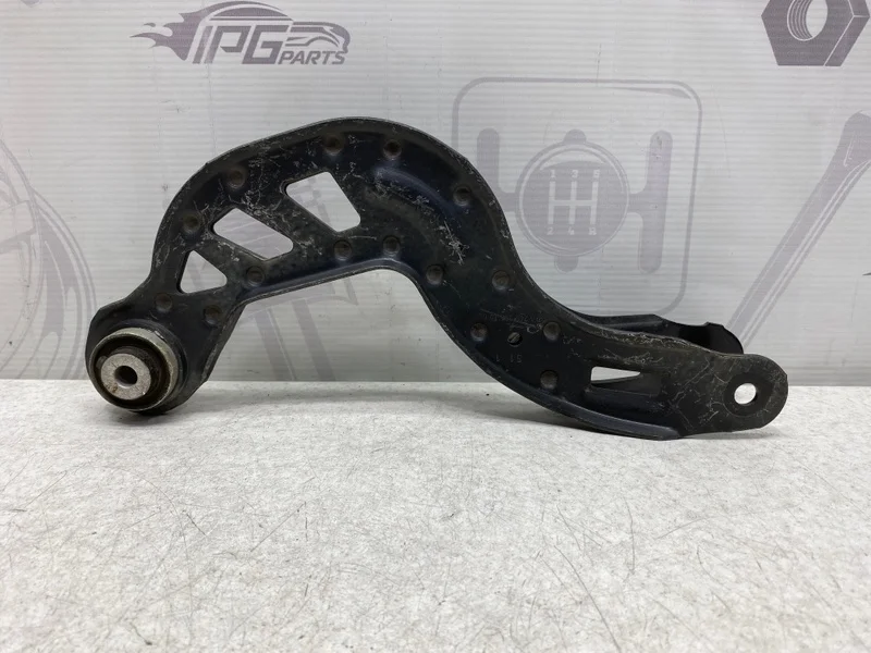 Рычаг задний верхний поперечный Mercedes-benz 2018 W246