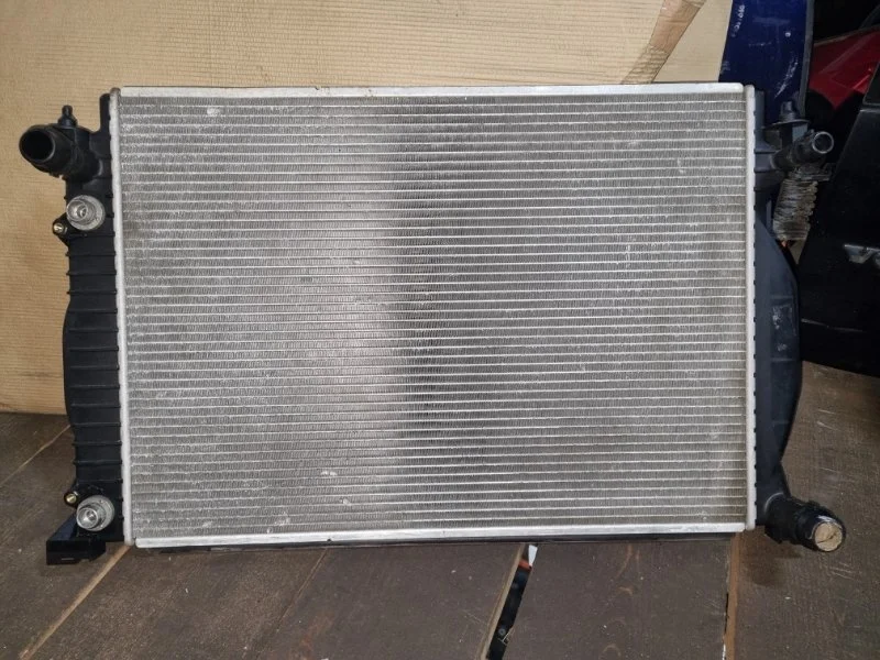 Радиатор двс Audi A4 2006 8ED