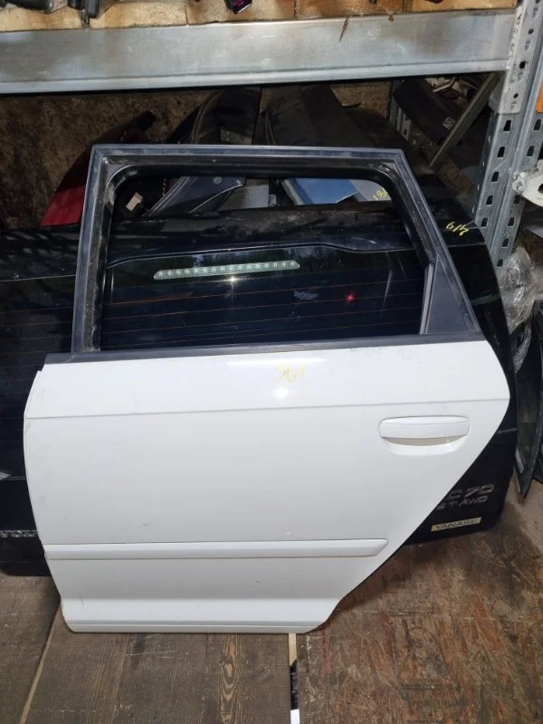 Дверь Audi A3 2009 8P1