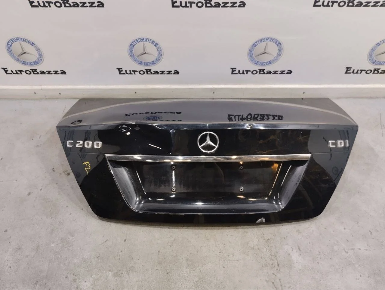 Крышка багажника Mercedes W204
