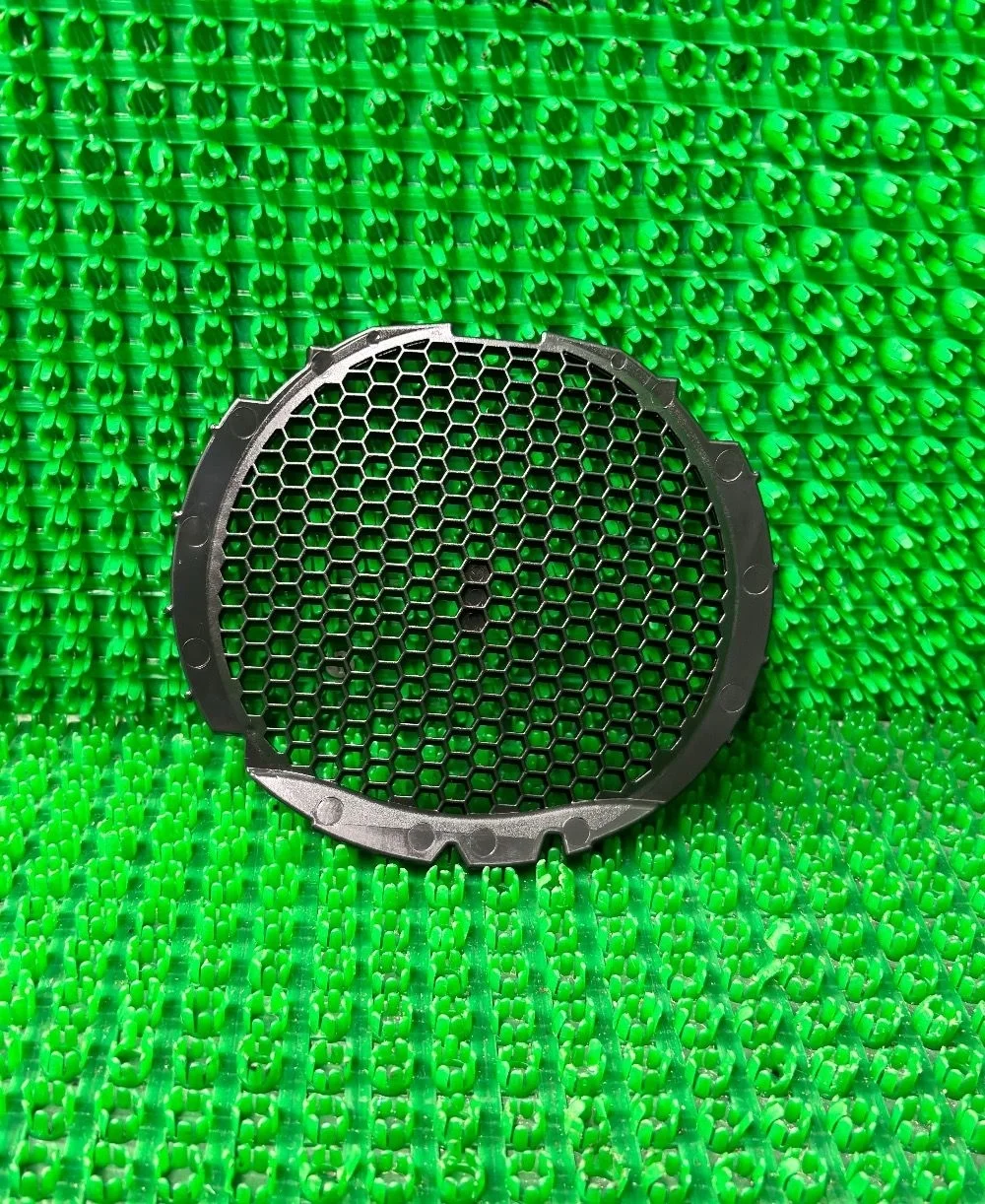 Решетка эмблемы Фольксваген Поло 5 Polo V рестайлинг (2015—2020) В наличии